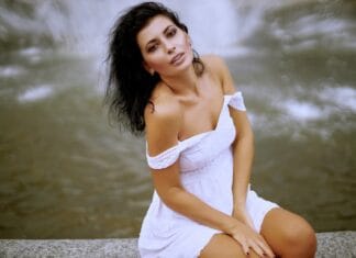 Turbany i nakrycia głowy – symbolika i styl