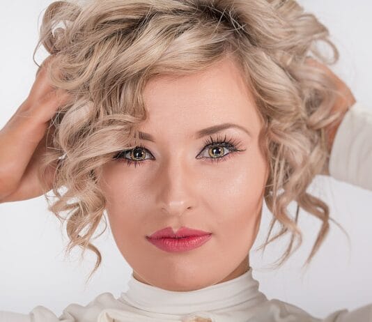 Jak zmienia się paryska moda uliczna? Trendy 2025