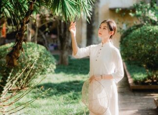 Paryski denim – jak nosić dżinsy z klasą?